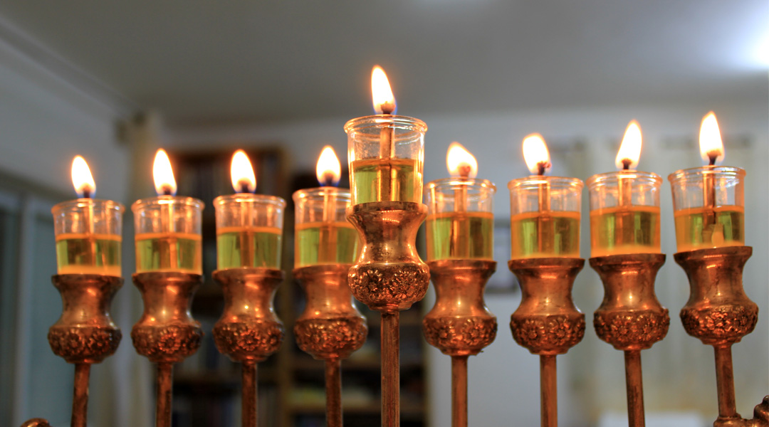 THE HIDDEN MIRACLES OF CHANUKAH (Chanukah 5776)